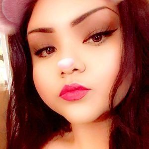 Meet your Posher, Elia